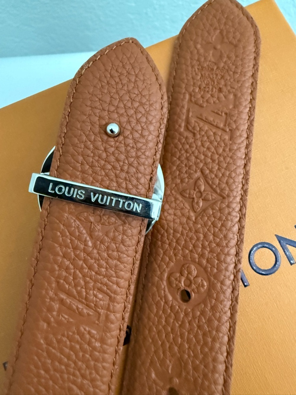 Louis Vuitton Monogram reversible Canvas Belt with Two-Tone Flower Buckle 90/36 - Picture 5 of 10